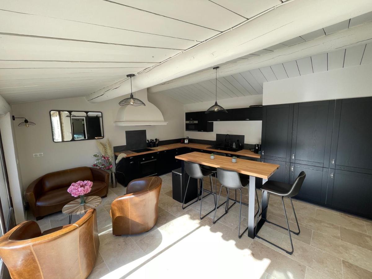 Maison Avec Piscine Et Terrasse Hébergement de vacances *